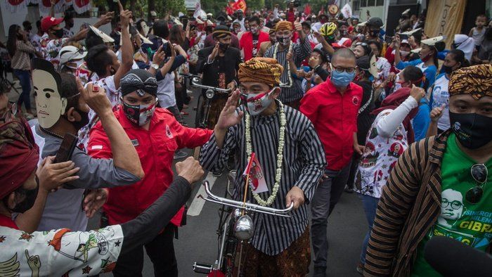 Gibran Rakabuming Raka dan Teguh Prakosa yang hendak mendaftar sebagai calon Wali Kota dan Wakil Wali Kota Solo | Dokumen foto via Repelita.com