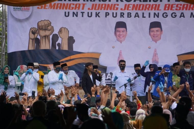 ilustrasi Kerumunan tidak terhindarkan ketika deklarasi pencalonan pilkada 2020. (Foto: KOMPAS/WILIBRORDUS MEGANDIKA WICAKSONO)