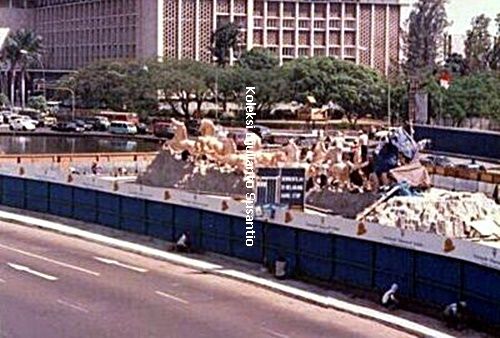 Pembangunan Patung Arjunawijaya 1986 (koleksi pribadi)