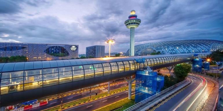 Bandara Changi, Singapore. Sumber: www.digital.ihg.com