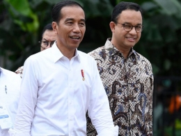 Presiden Jokowi dan Gubernur DKI Jakarta Anies Baswedan. Sumber: ANTARA Foto/Puspa Perwitasar