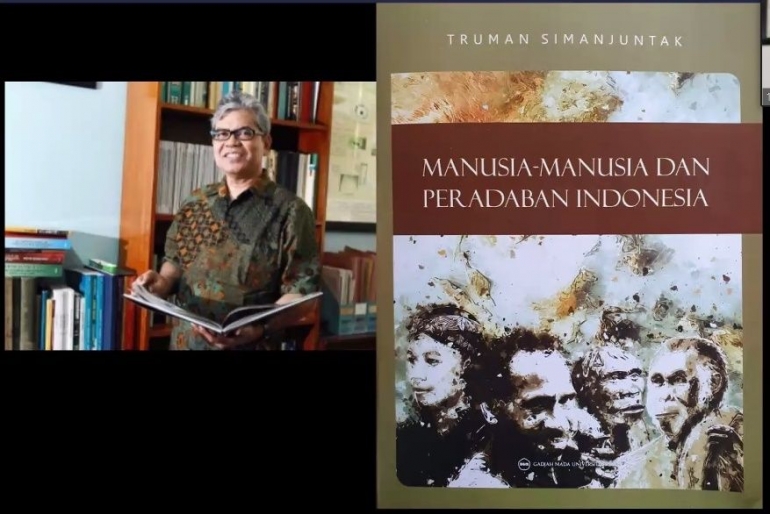 Pak Harry Truman Simanjuntak dan buku karyanya (Foto: Harry Widianto)