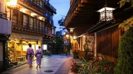 Salah satu jalan di Shibu Onsen Photo: Japan Guide
