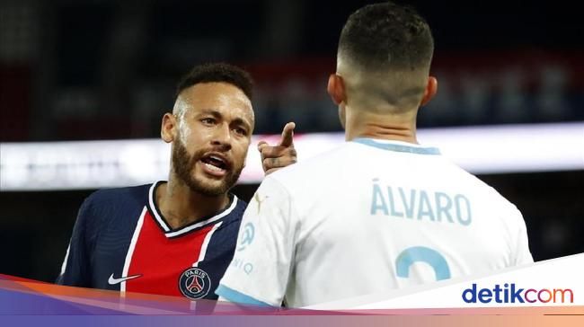 Neymar dan Alvaro Gonzalez (sport.detik.com)