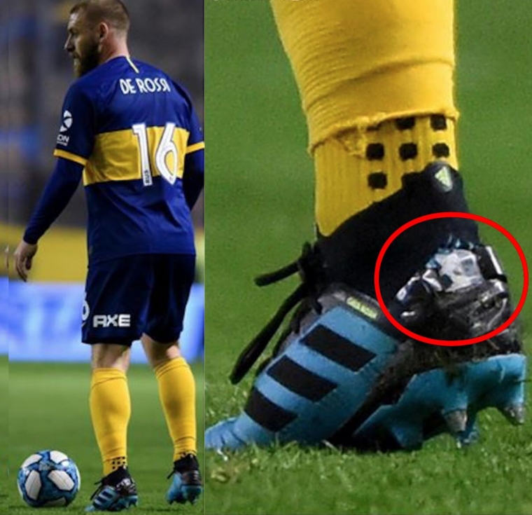 Lubang pada sepatu Daniele De Rossi | nssmag.com