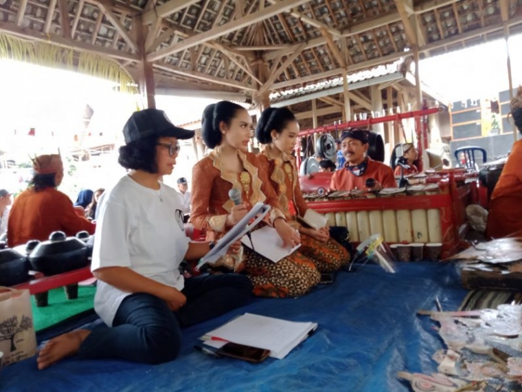 Tampil bersama dengan yang tua. Dokpri