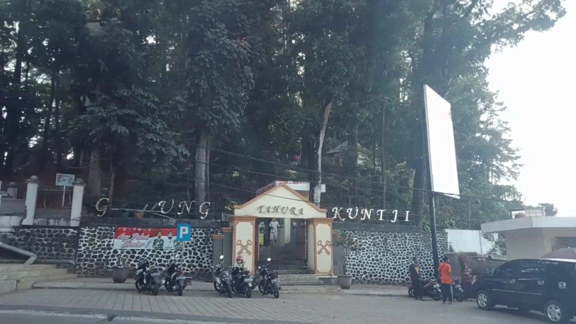 Pintu masuk Gunung Kunci /dokpri