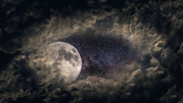 Ilustrasi malam dengan awan dan bintang (Sumber: pixabay.com/geralt)