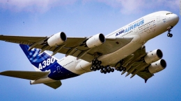 Foto Pesawat Airbus A380 (sumber: cnn.com)