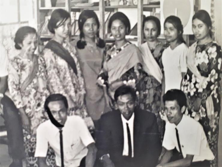 Selesai wisuda 1972 (dok pribadi)