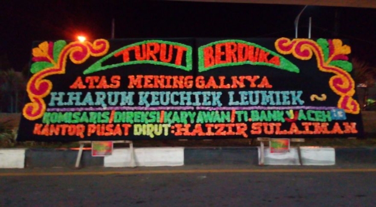 Karangan Bunga Duka Cita dari Kolega Bank Aceh Syariah (doc Pribadi)