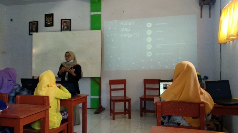 Mahasiswa UMM Adakan Kelas  Inspiratif untuk  Memilih  Mahasiswa UMM Adakan Kelas  Inspiratif untuk  Memilih