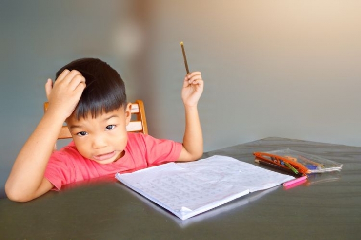 Ilustrasi anak belajar di rumah (shutterstock via KOMPAS.com)