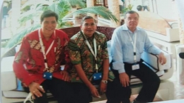Tiga orang Sekjen dari ki-ka: Pdt M. Hutabarat (HKI), aku, dan Pdt R. Hutahaean (HKBP)