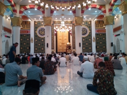 Tahlilan di Masjid Haji Keuchik Leumiek (dokumentasi pribadi)