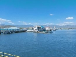 Pulau Sumbawa dilihat dari geladak Ferry