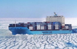 Danish Venta Maersk, Menjadi Kapal Kontainer Pertama Menyusuri Arktik (Source : https://www.highnorthnews.com/)