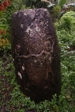 Lesung batu, di Minahasa Selatan, Sumber: Balar Sulut