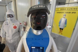 Penggunaan robot Amy dan Temi di RS Pertamina Jaya (sumber: wartaekonomi.co.id)
