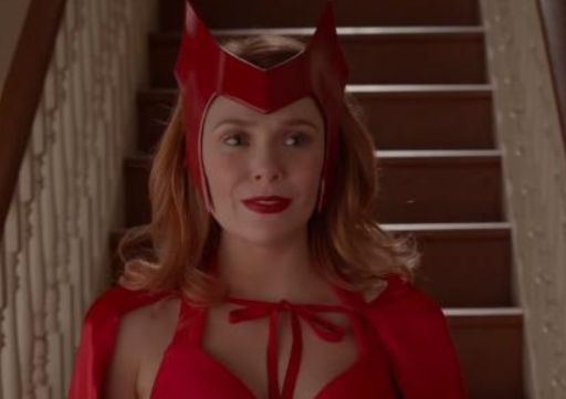 Baju ini mirip dengan kostum komik (sumber: IMDb/Disney)