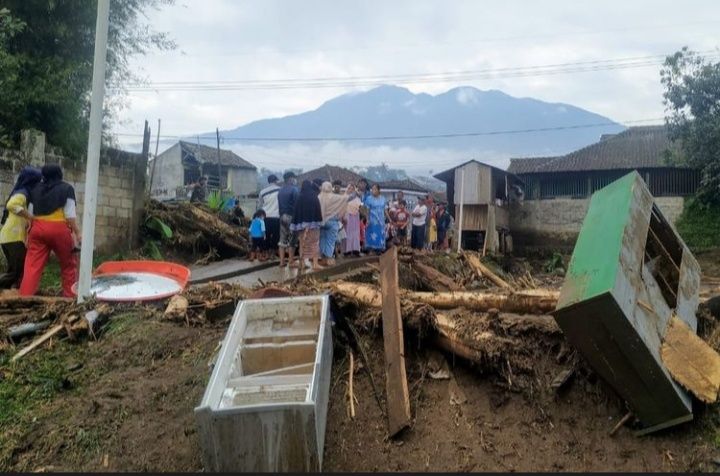 Lokasi Banjir Bandang Desa Pesawahan Kecamatan Cicurug Kabupaten Sukabumi (Foto: Kompas.com/Budiyanto)