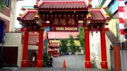 Pintu masuk Vihara Dhanagun | Dokumentasi pribadi
