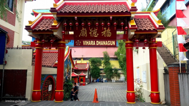 Pintu masuk Vihara Dhanagun | Dokumentasi pribadi