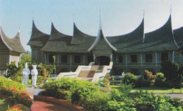 Museum Adityawarman (Foto: Buku Petunjuk Museum Adityawarman)