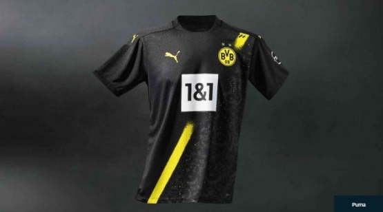 Jersey ketiga Dortmund ini boleh juga dikoleksi. Gambar: via Goal