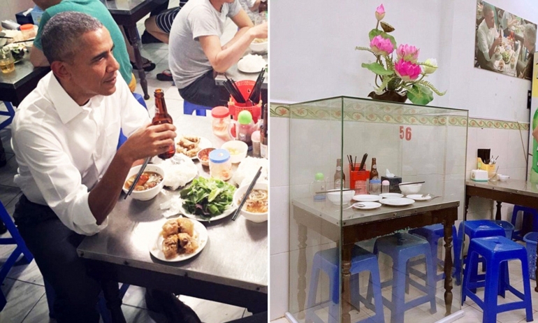 Obama pun menikmati makan di salah satu restaurant kecil di Hanoi. Meja yang dipakai sampai diberi etalase khusus Sumber: Dailymail.jpg