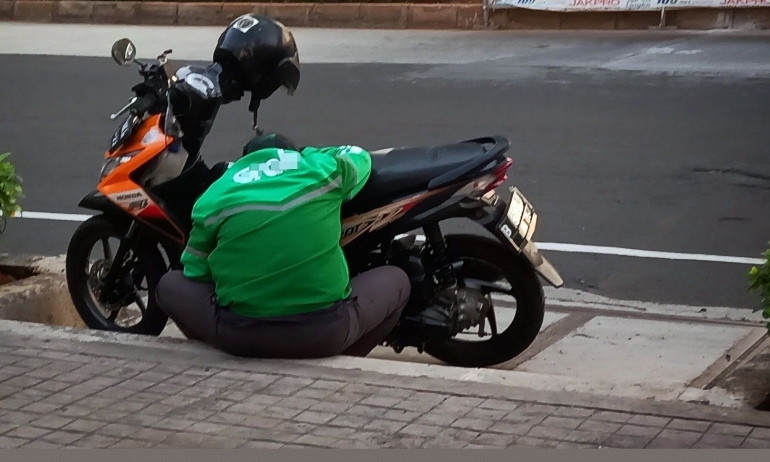 Driver ojek online (foto: widikurniawan)