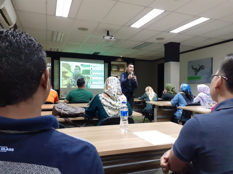 Andromeda Mercuri_Presenter TV One_Training Publik Speaking_Dokumen Pribadi