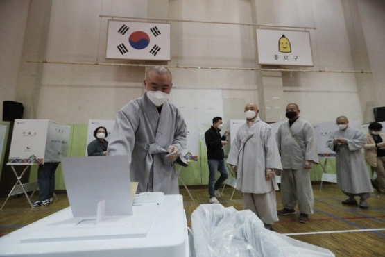 'Parliamentary Election' di Korea Selatan (latimes.com)