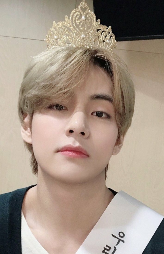 Potret Kim Taehyung, anggota grup boyband Korea Selatan, BTS. (Sumber: pinterest.com/)