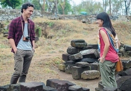 Rangga dan Cinta dalam film AADC2 | Foto: Yukpiknik.com