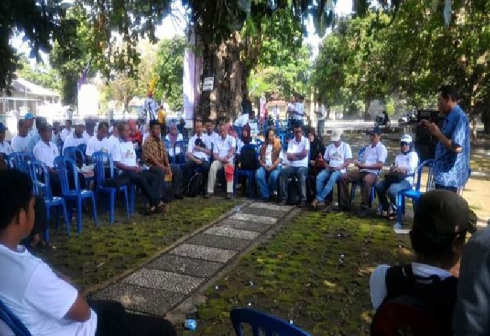 Diskusi Komunitas Peduli Warisan Budaya Banda Naira. Sumber: Balai Arkeologi Maluku/Wuri Handoko
