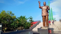 Patung Monumen juang yang terletak pada pusat kota Brebes. gambar diambil dari : Panturapost.com