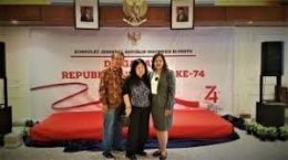 ket.foto : bersama bu Dewi, Konsul Jenderal RI di Perth | dok. pribadi