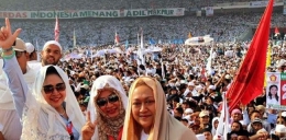 Titiek, Tutut, dan Mamiek Soeharto saat kampanye di GBK, 07/04/2019 (rmol.id).
