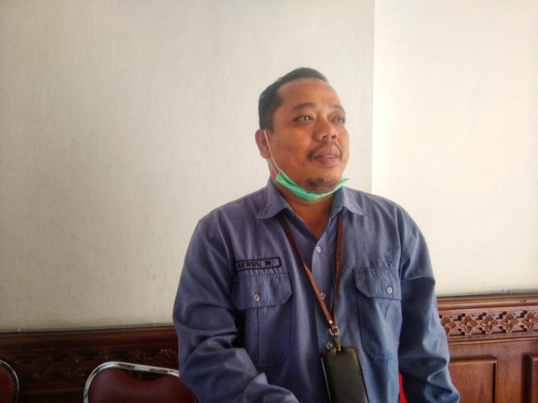 Deputi pendukung dan bisnis, Arful Wahyuni, Komar
