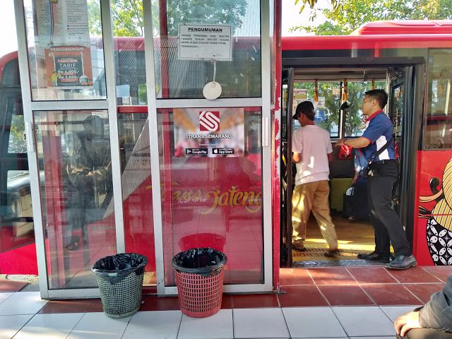 Pertama kali ke Semarang saya sempat bingung membedakan Trans Jateng dan Trans Semarang. - Dokpri