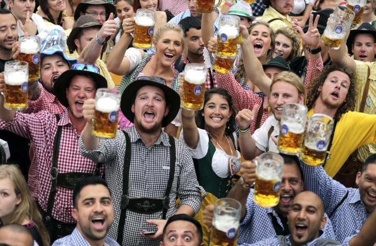 Oktoberfest - Munich. Sumber: AP/Matthias Schrader