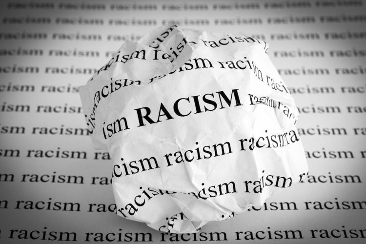 Ilustrasi rasisme (Gambar: Ekaterina Minaeva via kompas.com)