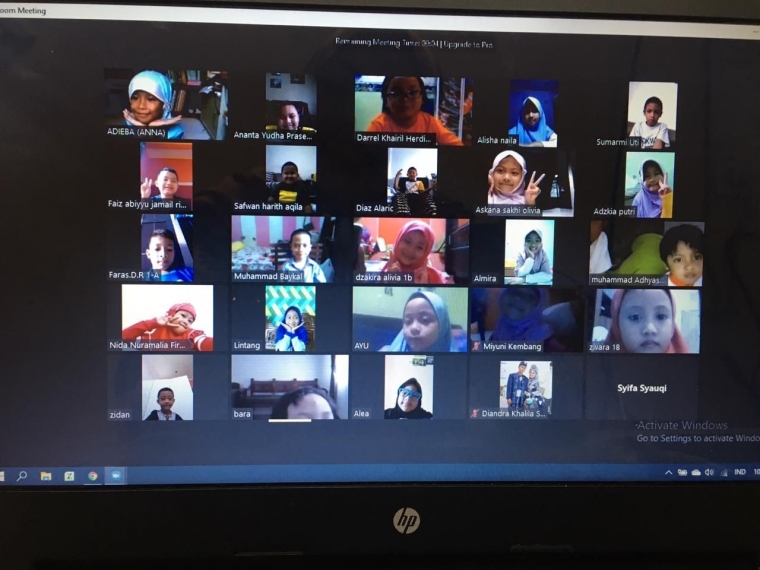 Pembelajaram lewat zoom. Foto: irma tri handayani
