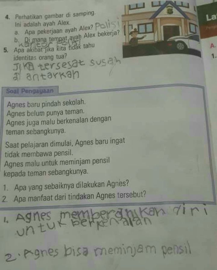 Tugas menyelesaikan soal uraian. Foto: Irma Tri Handayani