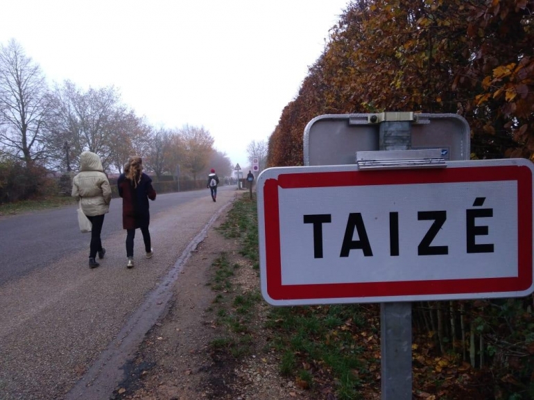 Taize, Perancis (Sumber gambar: orangmudakatolik.net)