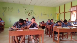 Dokpri. Bpk. Dionesius. Foto: Kegiatan Belajar Mengajar di Kelas sebelum Masa Pandemi, SMP PGRI 02 Tapang Semadak.