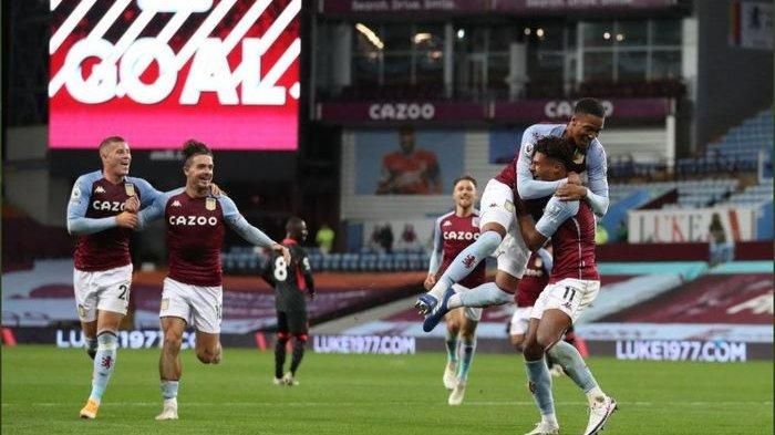 Para pemain Aston Villa merayakan gol Ollie Watkins ke gawang Liverpool (palu.tribunews.com)
