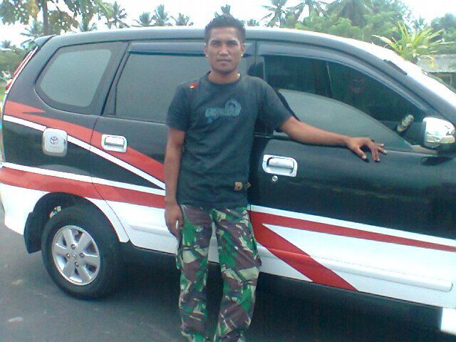 Sopir Lintas Tobelo. Sumber; Lostpacker.com