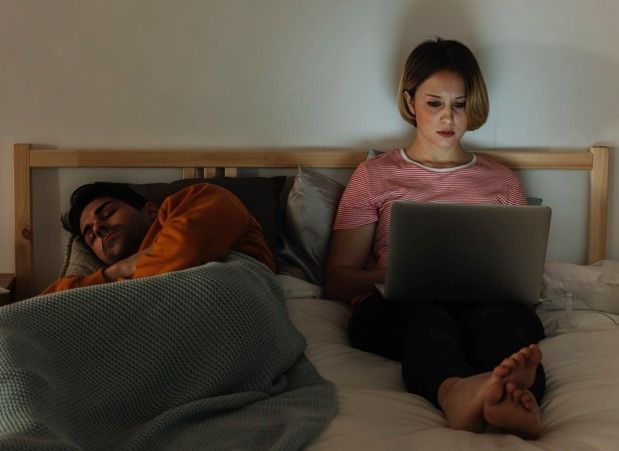 Ada orang yang justru lebih produktif saat malam hari (sumber: freepik.com)